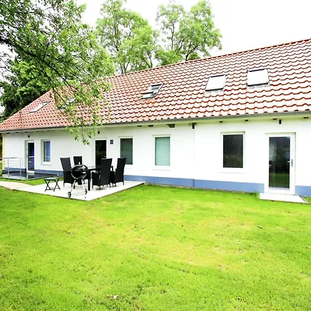 Semesterbostad Reihenhaus Am Gardersee Garden