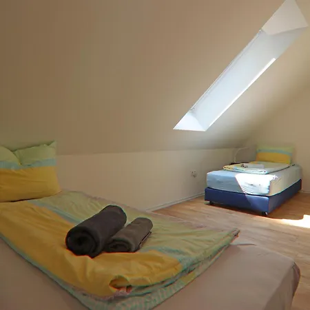 度假居 Reihenhaus Margerite In Lohmen *