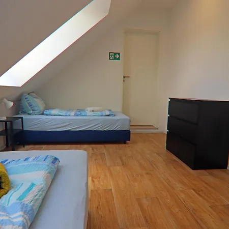 Reihenhaus Am Gardersee Semesterbostad Garden